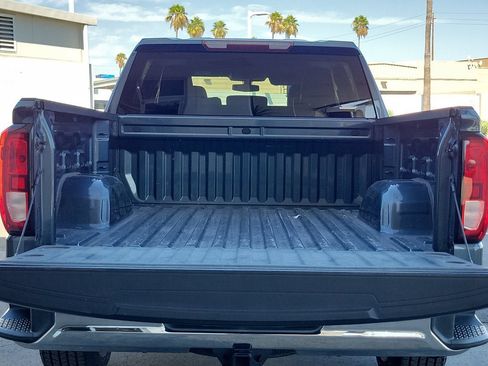 Used 2020 GMC Sierra 1500 SLE w/ SLE Value Package RWD image 9