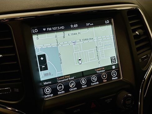 Used 2018 Jeep Grand Cherokee Limited image 22