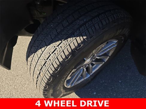 Used 2023 Chevrolet Colorado LT w/ LT Convenience Package II image 32