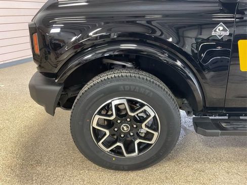 Used 2023 Ford Bronco Outer Banks image 12