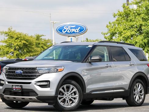 Certified 2021 Ford Explorer XLT w/ Equipment Group 202A AWD/4WD image 2