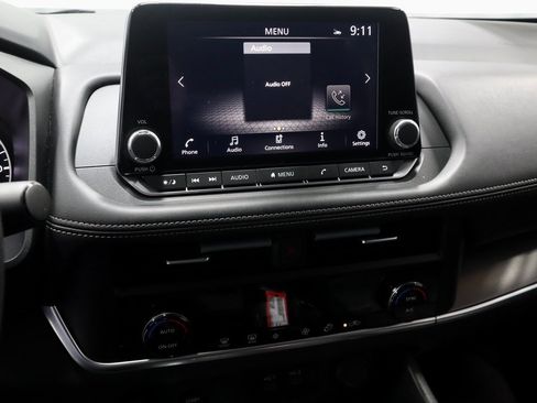 Certified 2024 Nissan Rogue SV image 33