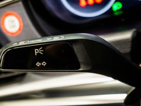 Used 2022 Porsche Panamera 4 Platinum Edition image 35