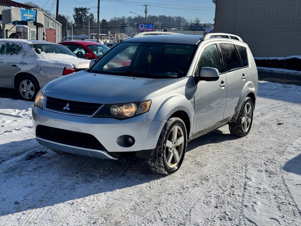 Used 2007 Mitsubishi Outlander XLS AWD/4WD image 1