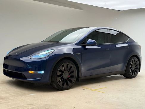 Used 2021 Tesla Model Y Performance image 9