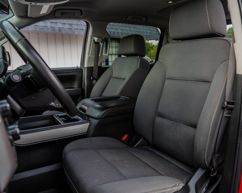 Used 2018 Chevrolet Silverado 1500 LT w/ All Star Edition AWD/4WD image 27