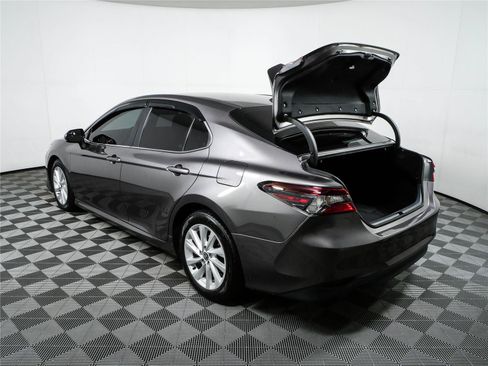 Used 2022 Toyota Camry LE FWD image 30