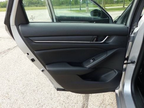 Used 2022 Honda Accord Sport image 36