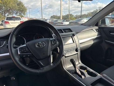 Used 2017 Toyota Camry SE image 23