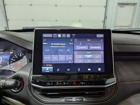 Used 2024 Jeep Compass Trailhawk image 20