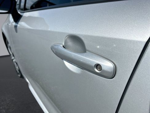 Used 2022 Toyota Corolla LE FWD image 29