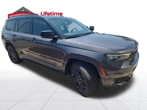 Used 2023 Jeep Grand Cherokee L Summit w/ Advanced Protech Group IV AWD/4WD image 3