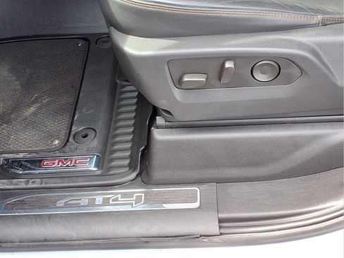Used 2025 GMC Sierra 1500 AT4 w/ AT4 Premium Package AWD/4WD image 21