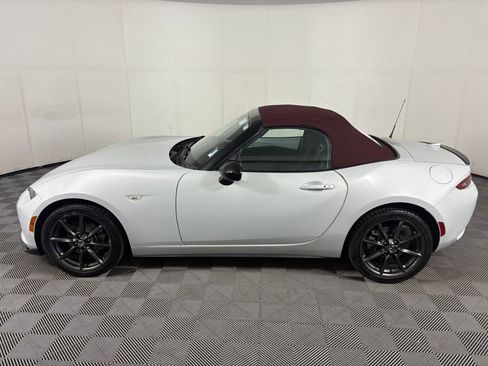 Used 2018 MAZDA MX-5 Miata Club image 4