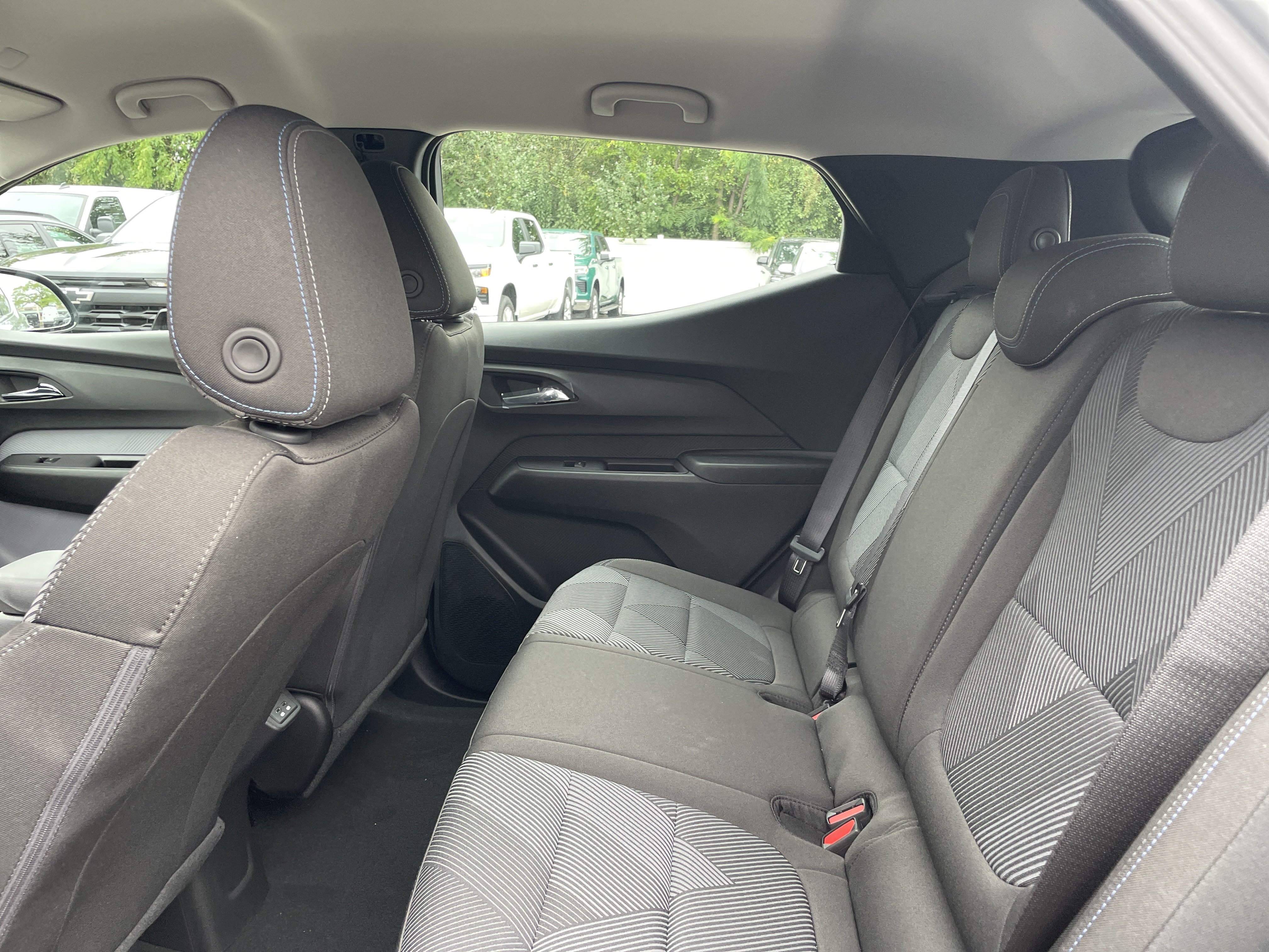 New 2027 Chevrolet Bolt LT w/ Comfort Package FWD image 27