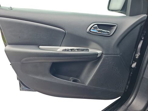 Used 2018 Dodge Journey SE FWD image 25