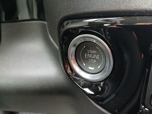 New 2026 GMC Sierra 1500 Elevation image 25