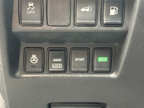 Used 2018 Nissan Rogue SV w/ Sun & Sound Touring Package AWD/4WD image 14