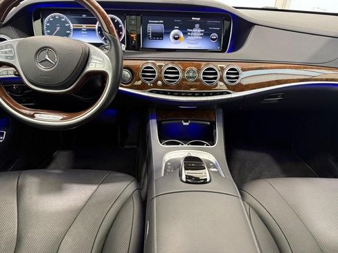 Used 2017 Mercedes-Benz S 550 4MATIC Sedan image 9