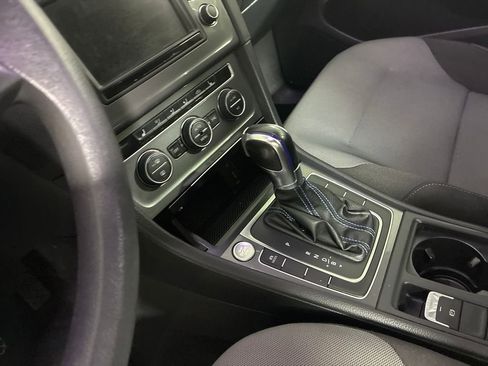 Used 2016 Volkswagen e-Golf SE w/ DC Fast Charging Package image 20