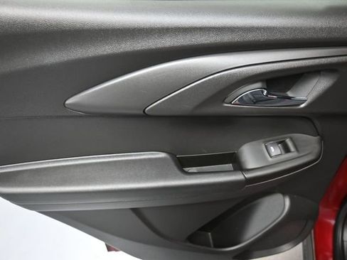 Used 2023 Chevrolet TrailBlazer RS w/ Convenience Package AWD/4WD image 19