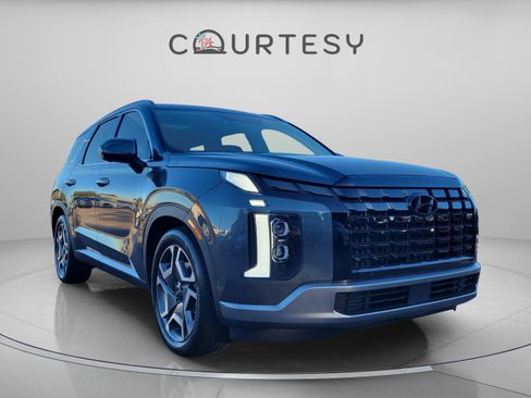 Used 2024 Hyundai Palisade Limited image 4