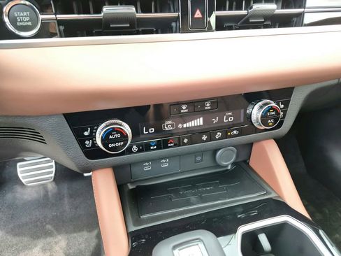 New 2025 Mitsubishi Outlander SEL image 18