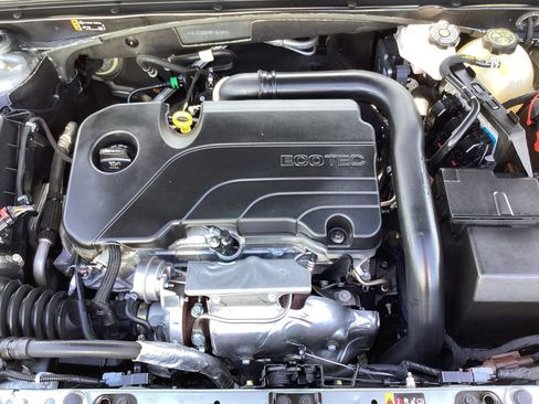 Used 2024 Chevrolet Malibu LT image 32