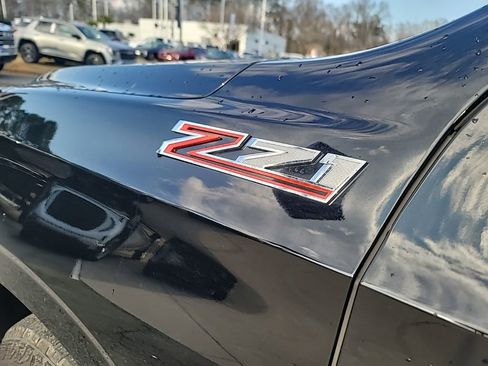 Certified 2025 Chevrolet Suburban Z71 image 9