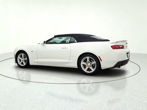 Used 2018 Chevrolet Camaro LT RWD image 5