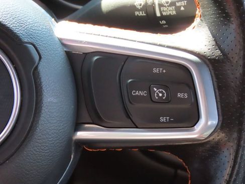 Used 2023 Jeep Gladiator Mojave w/ LED Lighting Group AWD/4WD image 39