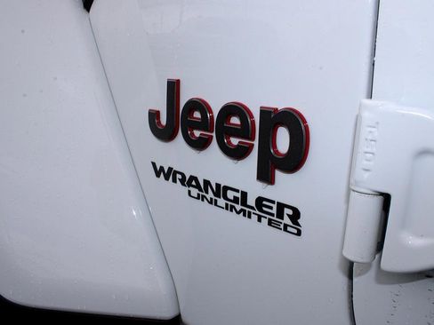 Used 2022 Jeep Wrangler Unlimited Rubicon w/ LED Lighting Group image 10