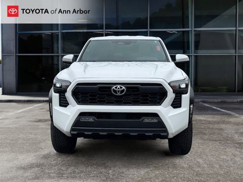 Used 2025 Toyota Tacoma TRD Off-Road AWD/4WD image 12