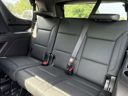 Used 2021 Chevrolet Tahoe Z71 w/ Z71 Off-Road Package image 30