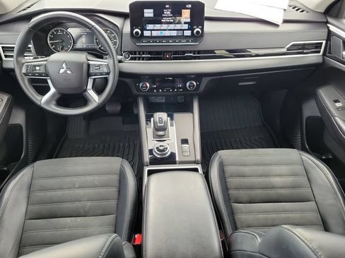 Used 2024 Mitsubishi Outlander SE FWD image 17