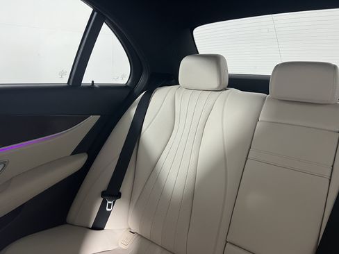Used 2018 Mercedes-Benz E 300 image 13