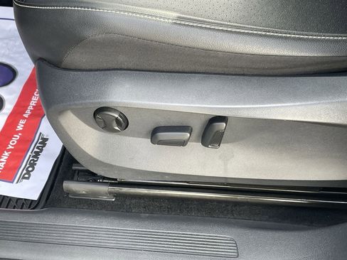 Used 2022 Volkswagen Tiguan SE image 28