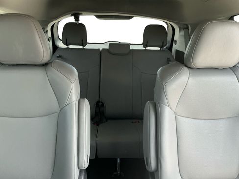 Used 2023 Toyota Sienna XLE AWD/4WD image 26
