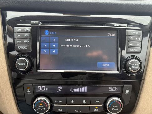 Used 2014 Nissan Rogue SL image 16