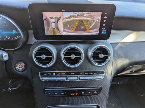 Used 2021 Mercedes-Benz GLC 300 4MATIC image 24
