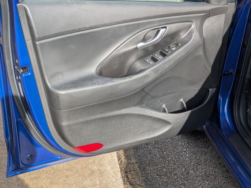 Used 2018 Hyundai Elantra GT image 10