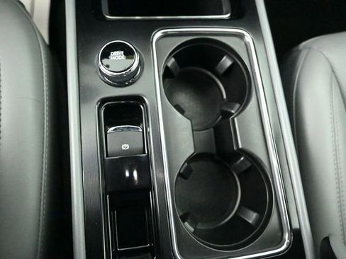 Certified 2022 Lincoln Corsair Standard w/ Equipment Group 101A image 19