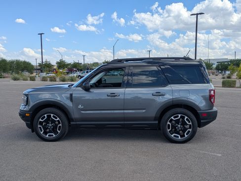 Used 2022 Ford Bronco Sport Outer Banks w/ Tech Package AWD/4WD image 2