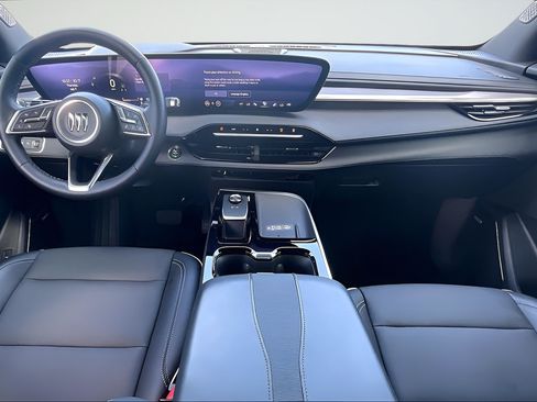 Used 2025 Buick Enclave Preferred FWD image 7