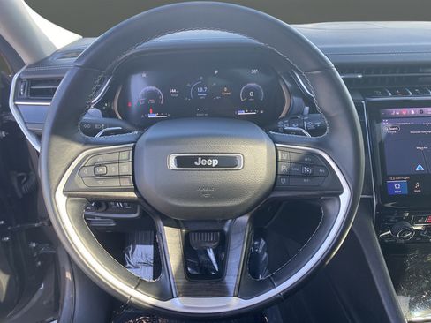 Used 2022 Jeep Grand Cherokee L Limited AWD/4WD image 20