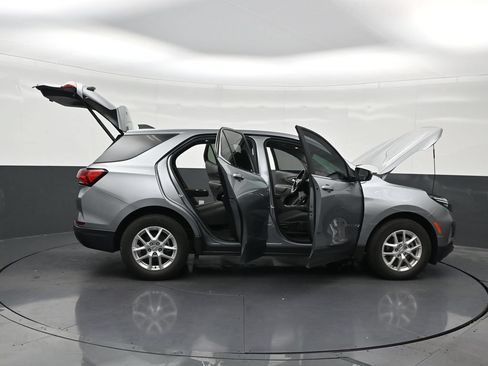 Used 2024 Chevrolet Equinox LT FWD image 32