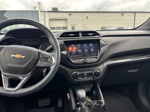 Used 2023 Chevrolet TrailBlazer ACTIV w/ Sun and Liftgate Package AWD/4WD image 11