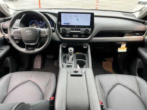 New 2026 Toyota Grand Highlander AWD image 14