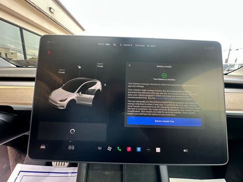 Used 2021 Tesla Model Y Performance image 15