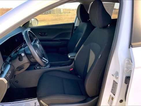 Used 2025 Hyundai Kona SEL image 9